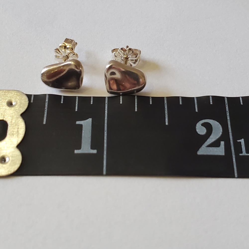 Tiffany & Co. Elsa Peretti Silver Full Heart Earrings - Picture 5 of 6